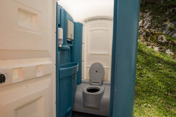 Best Luxury portable toilet rental  in Hoxie, KS